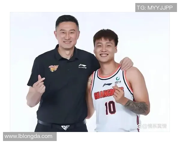 球风炸裂的篮球明星们如何在赛场上颠覆传统展现个人魅力与团队精神