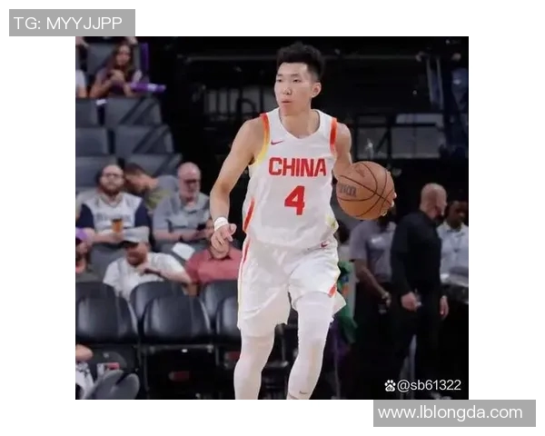 打篮球明星的小腿力量与美感的完美结合展现运动员的风采与魅力 打篮球明星的小腿力量与美感的完美结合展现运动员的风采与魅力